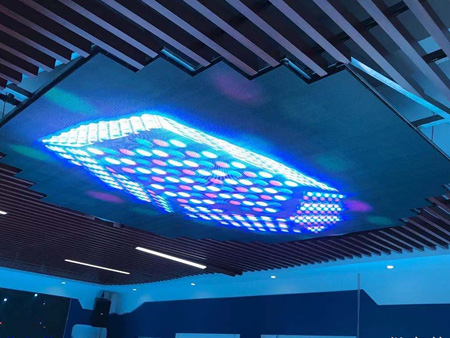 全國設計大師手筆 創(chuàng)意天花LED顯示屏